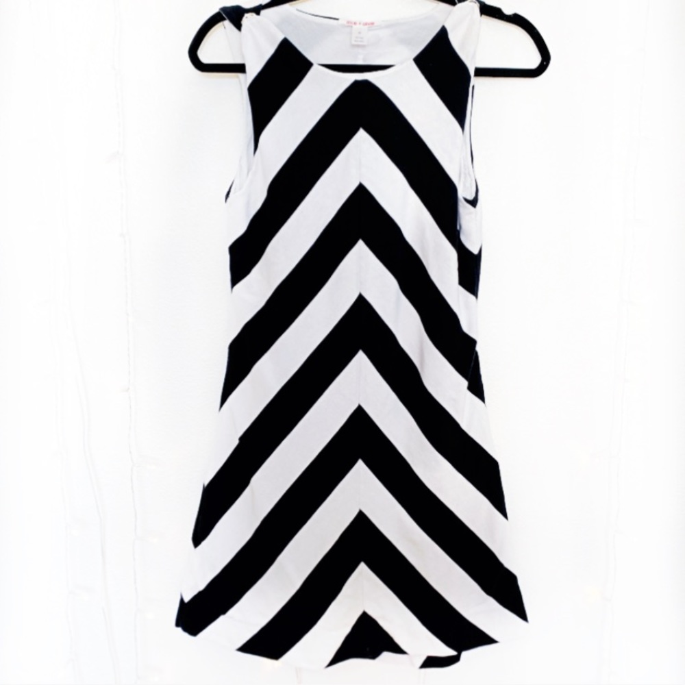 Alice + Olivia Chevron Stripe Shift Dress